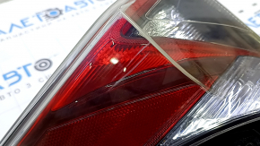 Фонарь верхний крыло левый Toyota Prius 50 16-18 стекло грязное изнутри, царапины