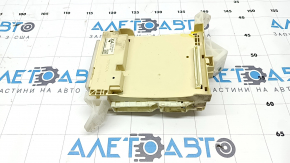 Blocul de siguranțe sub torpedou pentru Toyota Camry v50 2.5 12-14 SUA