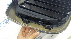 Решетка радиатора grill левая BMW X3 G01 18-21 ноздря, хром обрамление+ серая решетка, сломаны крепления, песок