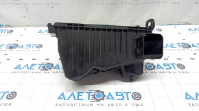 Нижняя крышка корпуса воздушного фильтра Toyota Rav4 21-25 hybrid, USA built