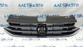 Grilă radiator VW Tiguan 22-24 fără emblemă, sub radar, topită, în săpături, nisip