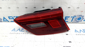Lampă portbagaj dreapta VW Tiguan 18-24 usa, crăpături, zgârieturi