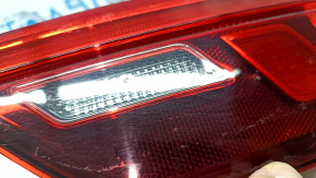 Фонарь внутренний крышка багажника правый VW Tiguan 18-24 usa, трещины, царапины