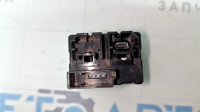 USB hub Ford Explorer 20-