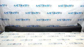 Pragul stâng al anvelopei Polestar 2 21-25 este uzat