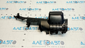 Дефлектор радиатора правый VW Golf 15-18 1.8T