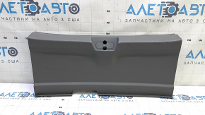 Накладка проема багажника Chevrolet Volt 16- серая, потерта