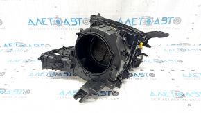Corpul sobei este ventilat gol Kia Niro 23-24 HEV pentru suflarea rândului din spate