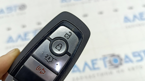 Ключ Ford Explorer 20-22 4 кнопки, царапины