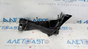 Направляющая стекла двери задней левой Ford Fusion mk5 13-20 тип 2, надлом крепления