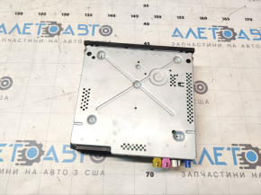 Дисковод CD CHANGER 6 дисков VW Tiguan 18-24 сломана фишка