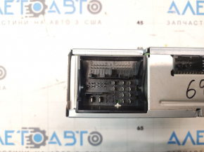 Дисковод CD CHANGER 6 дисков VW Tiguan 18-24 сломана фишка