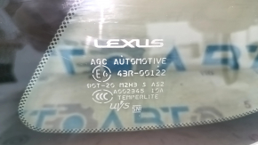 Форточка глухое стекло задняя правая Lexus CT200h 11-17 царапина на стекле