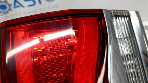 Фонарь внутренний крышка багажника правый Jeep Grand Cherokee WK2 14-22 хром, царапины