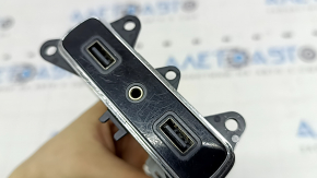 Usb Media Hub Jeep Grand Cherokee WK2 20-22 царапины