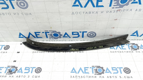 Уплотнитель арки крыла задний правый Jeep Grand Cherokee WK2 11-22 на кузове, царапины