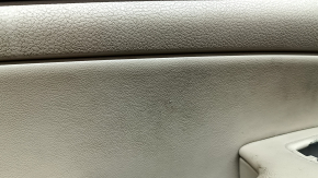 Ornamente ușă față stânga Jeep Grand Cherokee WK2 19-22 bej, cu inserții din piele bej și neagră, cotiera din piele bej, ornament din lemn închis, cu mâner, zgârietură, uzată, pentru curățat