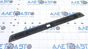 Накладка порога внешняя передняя левая Audi A4 B9 17-25 хром, царапины