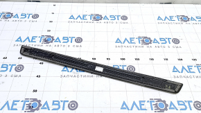 Накладка порога внешняя передняя правая Audi A4 B9 17-25 хром, царапины