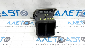 Дефлектор воздуховода торпеды левый Jeep Grand Cherokee WK2 19-22 с серебристой накладкой, трещины в креплениях, сломано крепление
