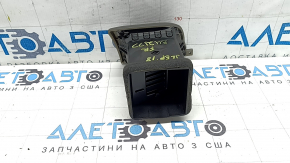 Deflector conductă de aer bord dreapta Jeep Grand Cherokee WK2 19-22 cu ornamente argintii, crăpături la elementele de fixare, element de fixare rupt