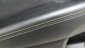 Ornamente ușă spate stânga Jeep Compass 17-21 negru, cu inserție neagră din piele, cotiera din piele neagră cu cusături maro și albe, cu mâner, zgârieturi