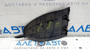 Накладка центральной консоли правая Toyota Prius 30 10-15 черная, царапины