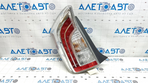Фонарь левый Toyota Prius 30 13-15 рест, царапины, трещина в креплении