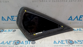 Форточка глухое стекло задняя левая VW Passat b7 12-15 USA хром, царапины на хроме, царапины на стекле