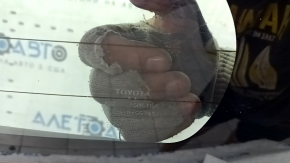 Дверь багажника голая со стеклом Toyota Prius 30 12-15 графит 8V1, с двумя стеклами, царапины на стекле