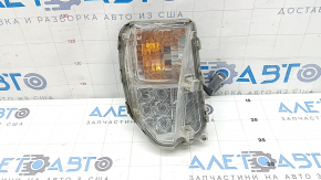 Поворотник правый Toyota Prius 30 13-15 рест, песок, трещина