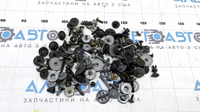 Метизы подкапотные (кузов) Audi A4 B9 17-25 некомплект