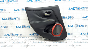 Ornamente ușă spate stânga Jeep Renegade 15-22 TRH negre cu inserție neagră, cotiera din piele neagră, capac difuzor roșu, cu mâner, zgârieturi