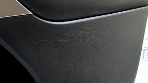 Ornamente ușă față dreapta Jeep Cherokee KL 19-22 negru cu inserție neagră din piele, cotiera din piele neagră, ornament gri, cu mâner, zgârieturi, urme de zgârieturi