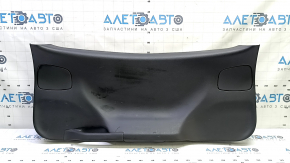 Обшивка двери багажника Jeep Cherokee KL 19-22 черная, с ручкой, царапины