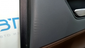 Ornamente ușă spate dreapta Toyota Venza 21-22 LE, piele XLE maro cu gri, gri închis, cu mâner, cu buton, piele zgâriată, piele îndoită