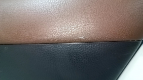 Ornamente ușă spate dreapta Toyota Venza 21-22 LE, piele XLE maro cu gri, gri închis, cu mâner, cu buton, piele zgâriată, piele îndoită
