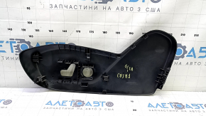 Накладка боковая пассажирского сидения правая Jeep Cherokee KL 16-23 черная, под электро, царапина