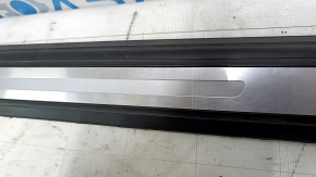 Prag exterior față dreapta Audi Q5 80A 18-24 negru cu crom, zgârieturi