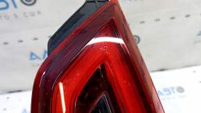 Фонарь внутренний дверь багажника правый Nissan Rogue Sport 20-22 царапины