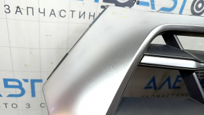 Решетка радиатора grill Audi Q5 80A 18-20 в сборе, с эмблемами, хром, под парктроники, песок, тычки