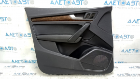 Обшивка двери карточка передняя левая Audi Q5 80A 18-20 черная кожа, молдинг под дерево, с ручкой, подлокотник и вставка кожа черная, царапины