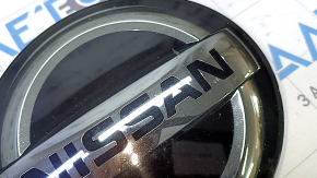 Эмблема решетки радиатора Nissan Rogue Sport 20-22 под радар, песок