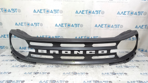 Решетка радиатора grill Ford Bronco Sport 21-26 с надписью BRONCO белой, тип 1, царапины, тычки