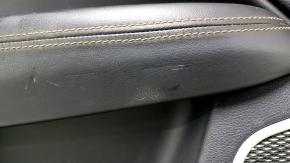 Cartelă de ornamente uși față stânga Jeep Compass 17-21 negru, cotieră piele neagră, cusături maro, plastic albit, zgârieturi, curățare chimică