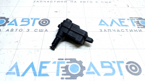 Замок лючка бензобака Audi A4 B9 17-20 без тросика