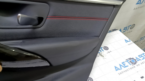 Обшивка двери карточка задняя правая в сборе BMW 3 F30 12-18 черная, подлокотник и вставка кожа черная, красная строчка, хром молдинг, накладка под темное дерево, с подсветкой, под чистку, надломаны к