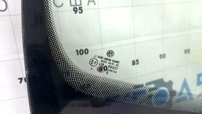 Лобовое стекло VW Jetta 19-21 песок, сколы