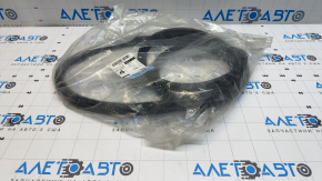 Уплотнитель крышки багажника Mazda 3 19-26 4d на кузове