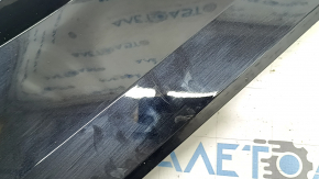 Ornament ușă spate stânga inferioară pentru Audi Q8 19-25, negru, zgârieturi, ghidaj rupt